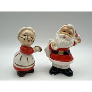 Vintage SONSCO 3.5” Santa & Mrs Claus Christmas Kitsch Salt Pepper Shakers Japan